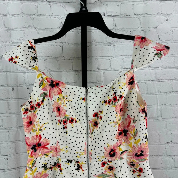 re:named Floral Print Off The Shoulder Dress Size Large - Picture 8 of 9